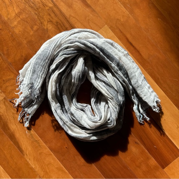 (2 for $30) Striped Linen scarf - Picture 3 of 4